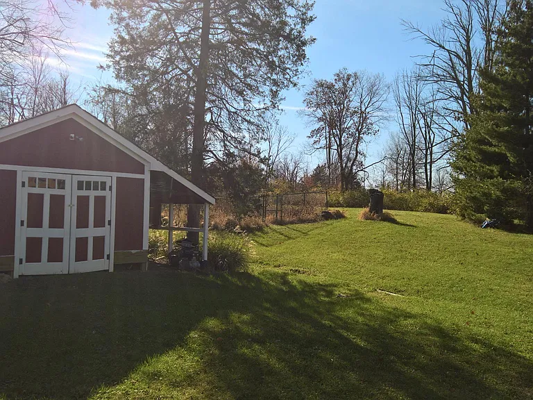 7525 Esther Dr — Photo 12