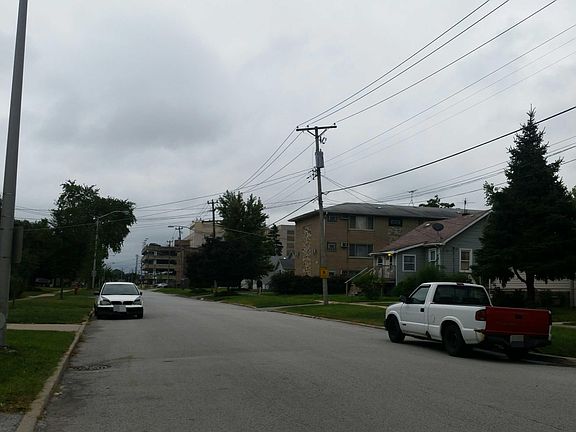 4th image of 12747 Irving Ave