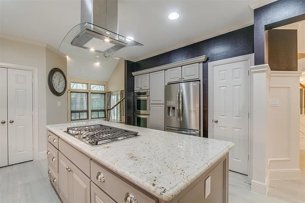 4 bed, 3.5 bath, 3589 sqft, $3,800 — Photo 3