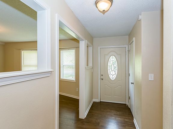 3rd image of 6490 N Delta Ave