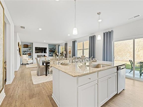 5th image of 201 Softwood Ct