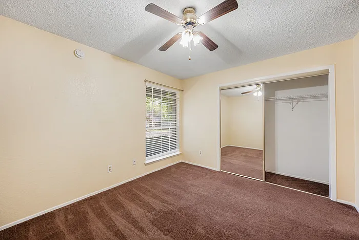 1015 E Yager Ln #41 — Photo 13