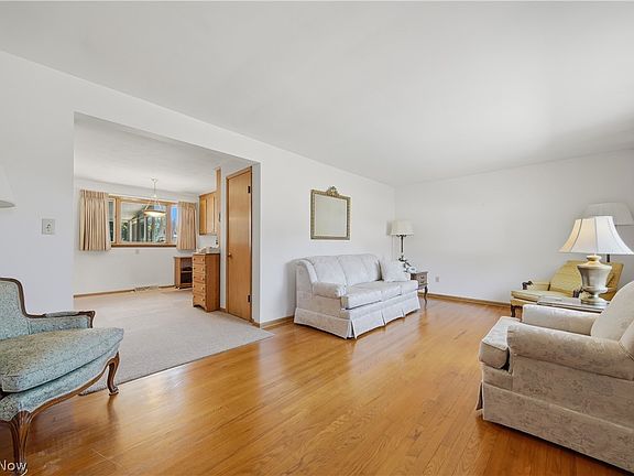 5th image of 3304-3306 Beverly Ave NE