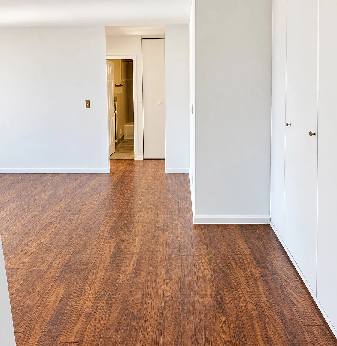 2 bed, 970 sqft, $3,900 — Photo 2