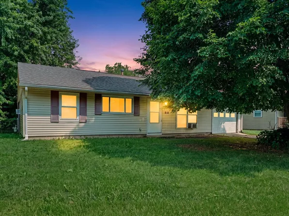 810 Maplepark Dr, Champaign, IL 61821