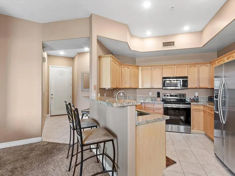 3800 S Cantabria Cir #1040 — Photo 6