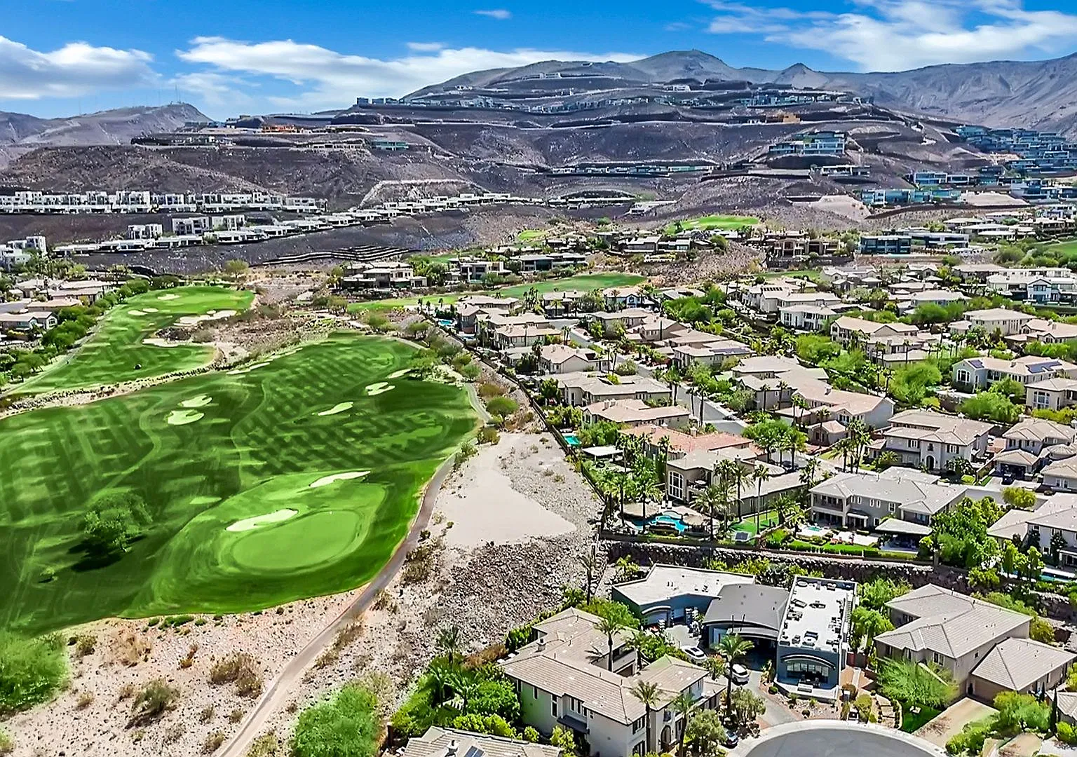 Luxury guard gated rental in VU @ MacDonald Highlands — Photo 4