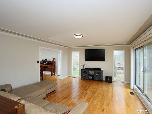 4th image of 78 Sturbridge Road