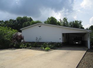 240 Troy Oaks Dr, Hiram, OH 44234