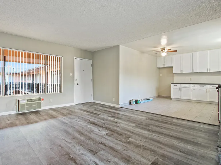 15464 Moorpark St #4 — Photo 3
