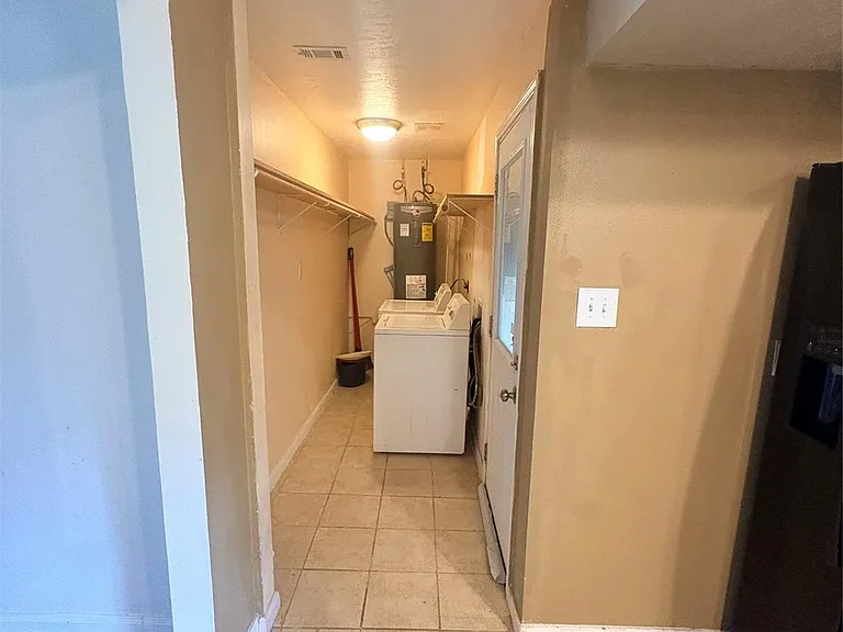 5803 Southlea St — Photo 9