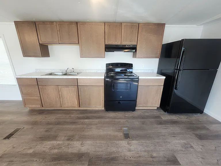 1559 Perry St SE — Photo 8