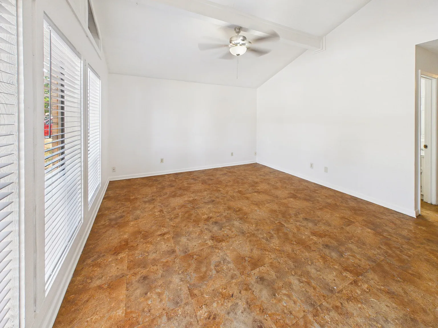 3 bed, 2.0 bath, $1,550 — Photo 3