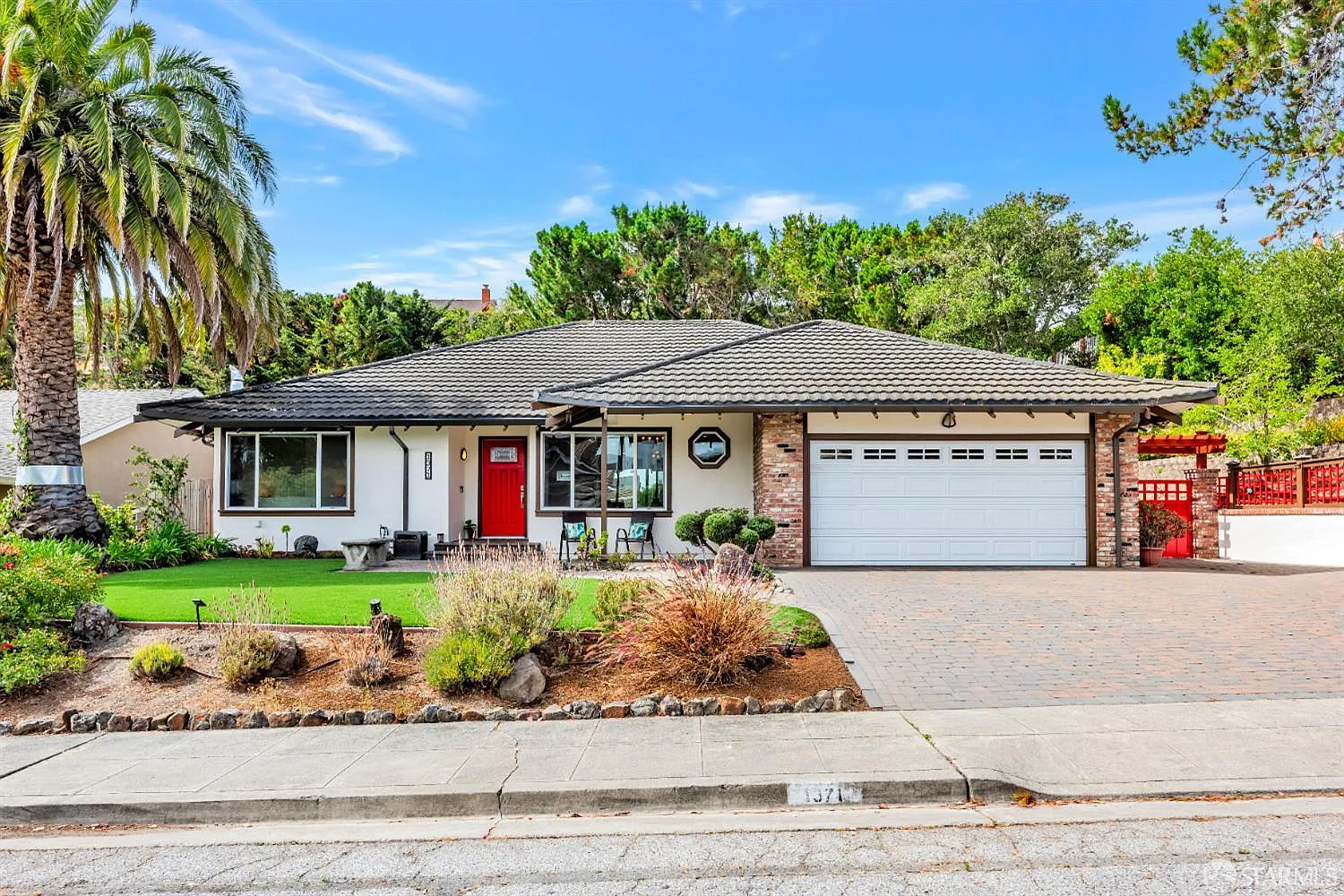 1371 Encina Dr photo 1