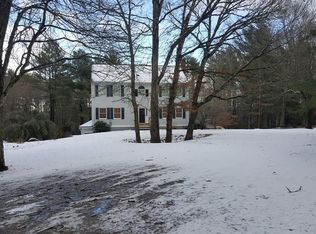 15 Cedar St, Halifax, MA 02338