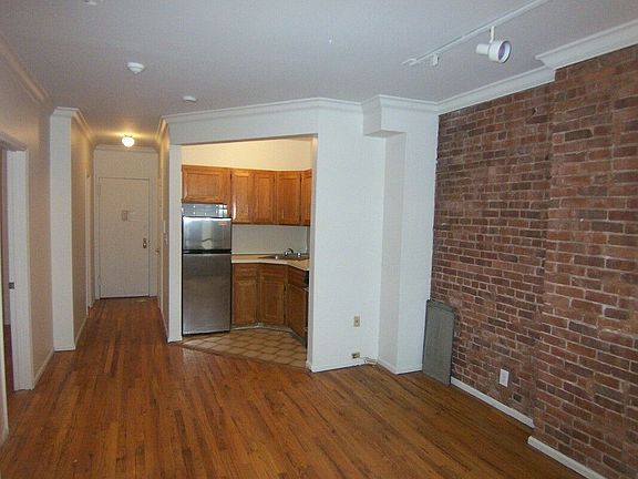 2nd image of 906 Amsterdam Ave APT 3C