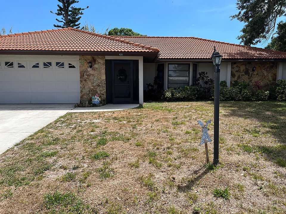 1st image of 428 N Rossetti Dr