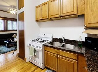35 E Division St APT 3A, Chicago, IL 60610