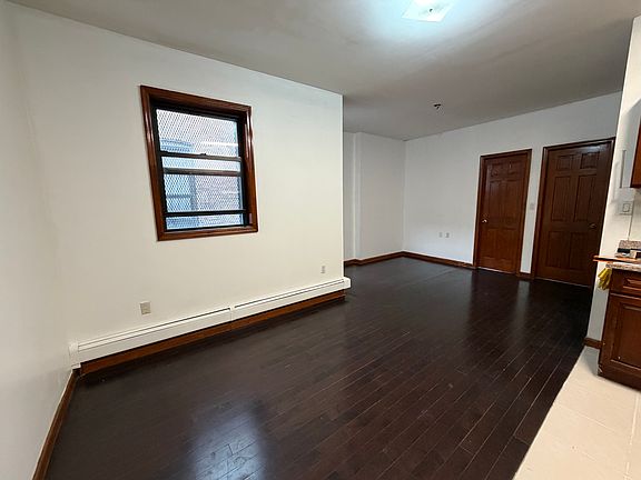 2nd image of 870 Clarkson Ave #2R
