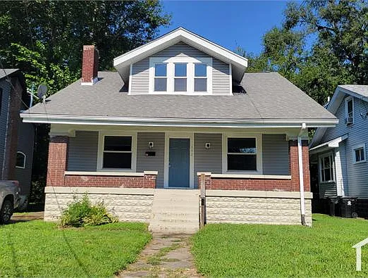 5 bed, 2000 sqft, $2,000 — Photo 1