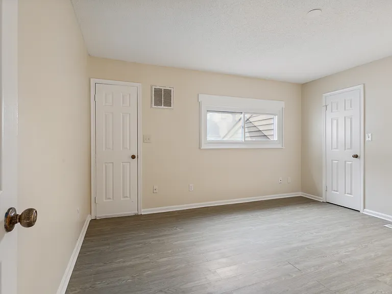 803 Chalk Ct — Photo 14