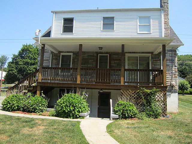 2nd image of 382 Riverside Dr