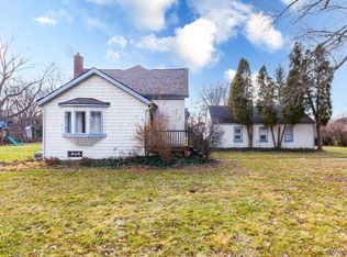 29087 W Ten Mile Rd, Farmington Hills, MI 48336