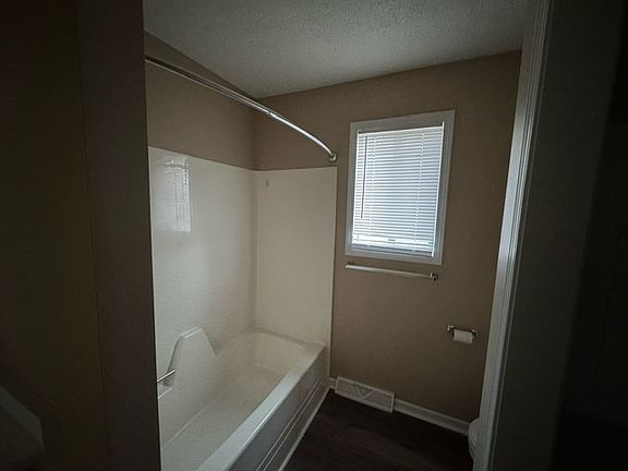3rd image of 224 Sunnydale Dr