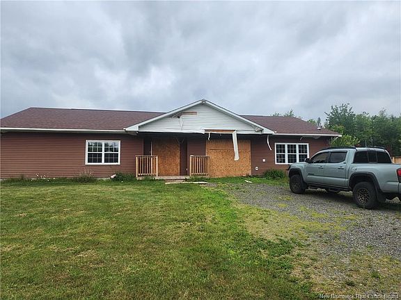 2nd image of 15 Cedar Circle Rd