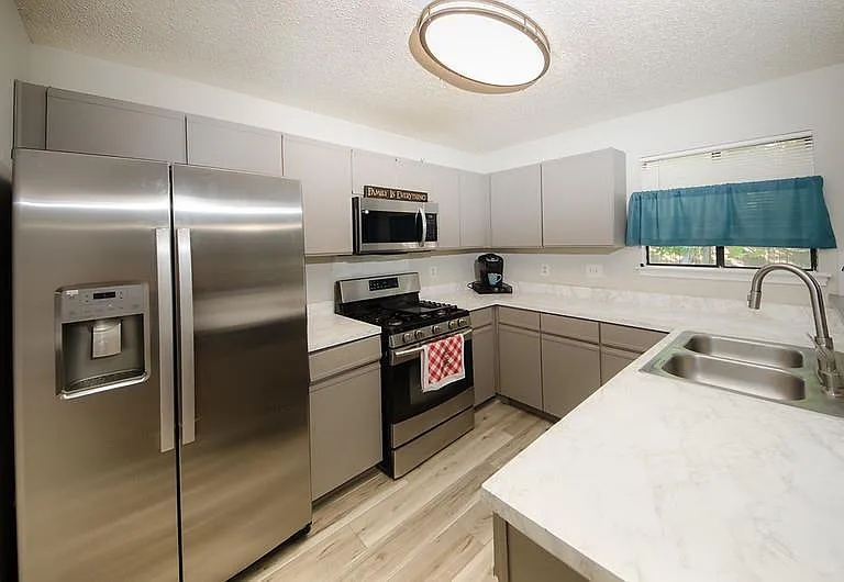 2112 Waterway Bnd — Photo 8