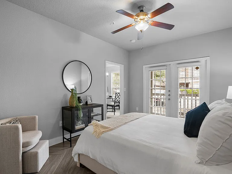Weston at Copperfield — Photo 6
