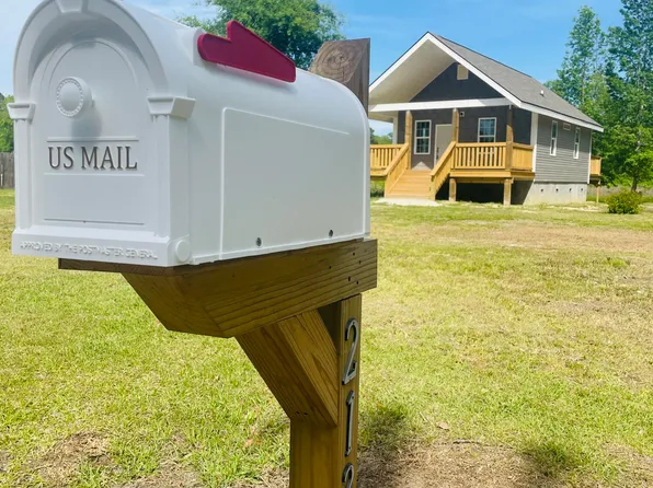 213 Sanders St, Tabor City, NC 28463