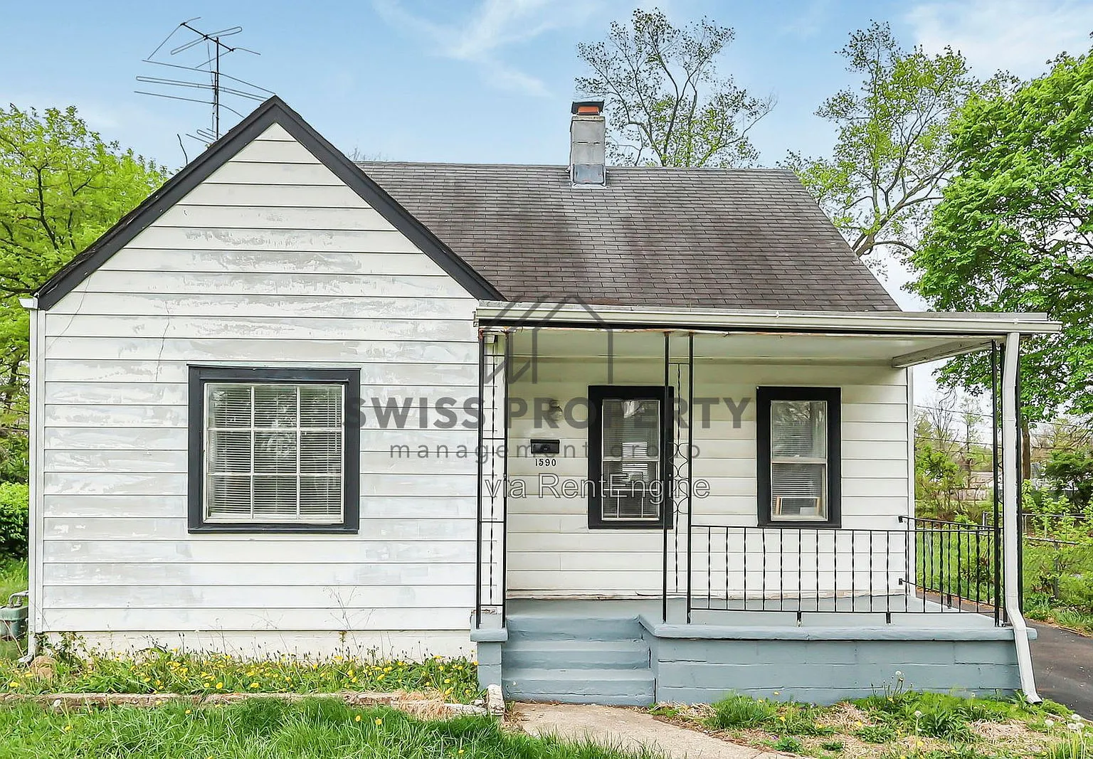 3 bed, 2.0 bath, 1300 sqft, $1,750 — Photo 1