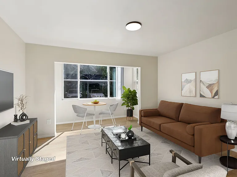2490 Lancaster Dr — Photo 12