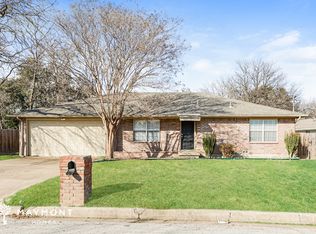 403 Vernon Castle Ave, Benbrook, TX 76126