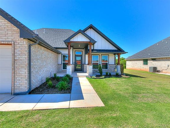 3rd image of 4029 Angel Oak Dr