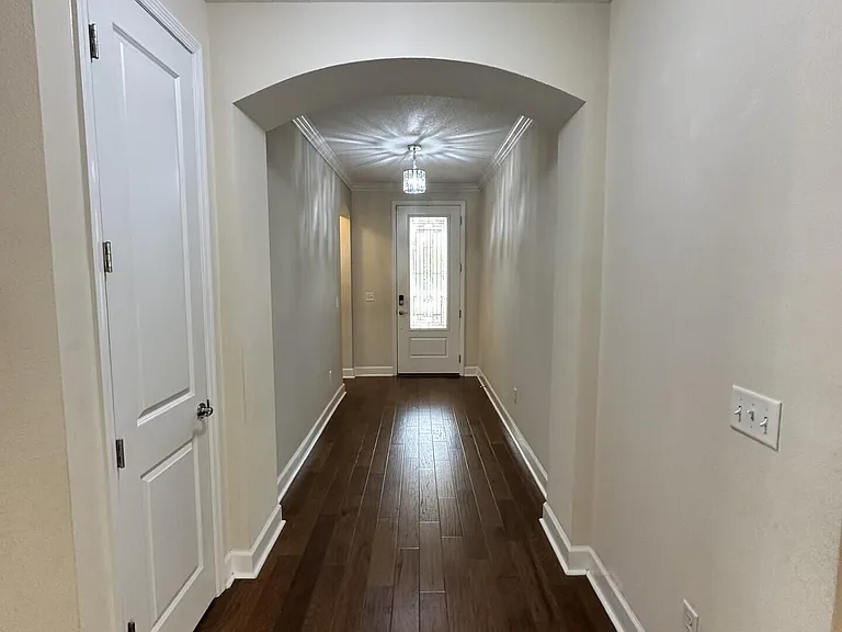 247 Paradise Valley Dr — Photo 2