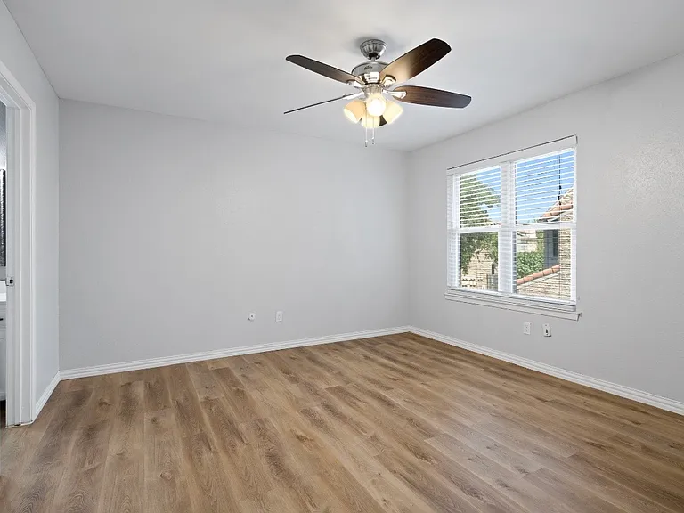 14800 Enterprise Dr #22-B — Photo 4