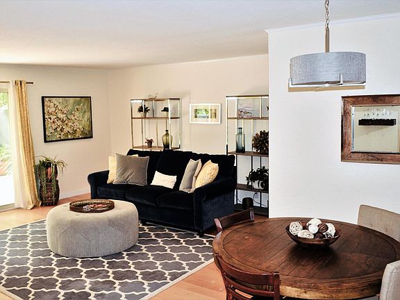 Open dining area/ living room