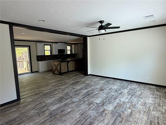 3rd image of 343 Ridge Rd