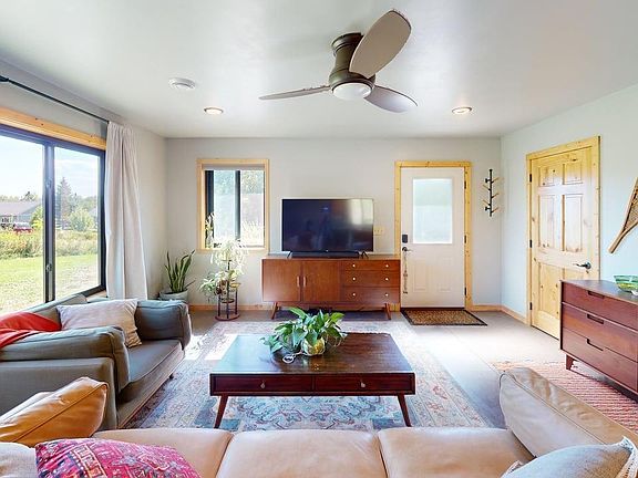 3rd image of 265 Mink Ranch