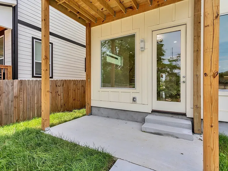 2430 Batavia St — Photo 3