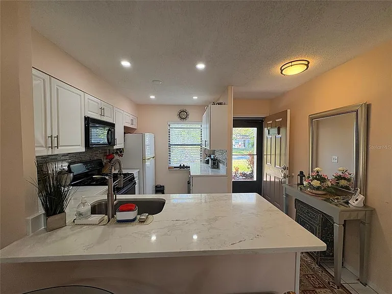 1606 Flint Dr W — Photo 8