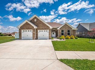1200 N Wild Pine Dr, Yorktown, IN 47396