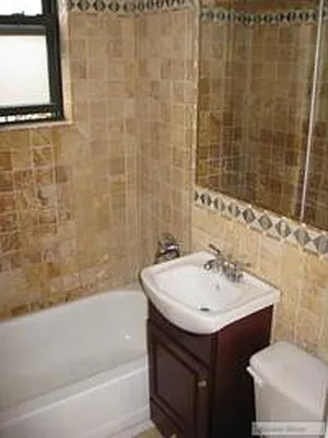 photo #4 of 7