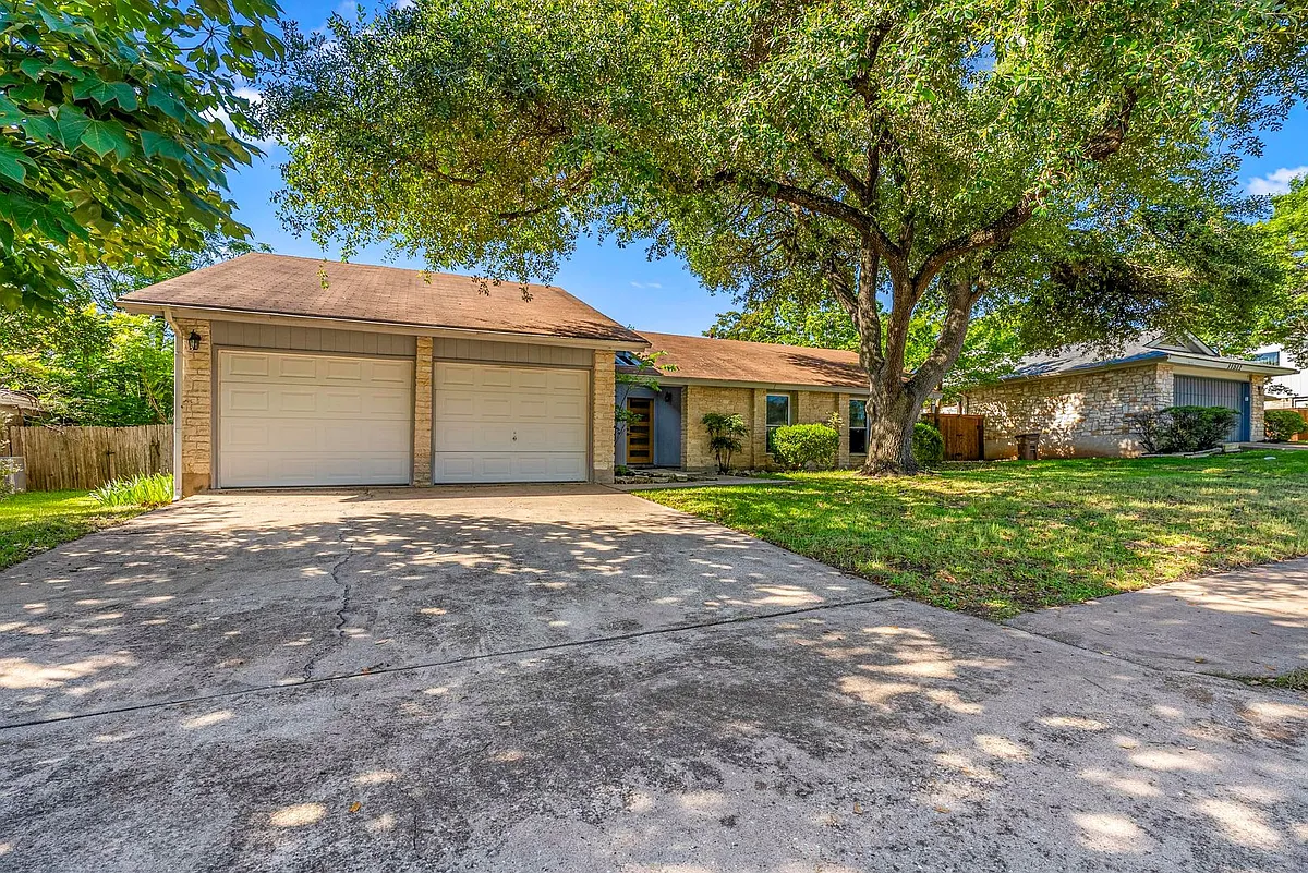 Building Photo - 11601 D K Ranch Rd