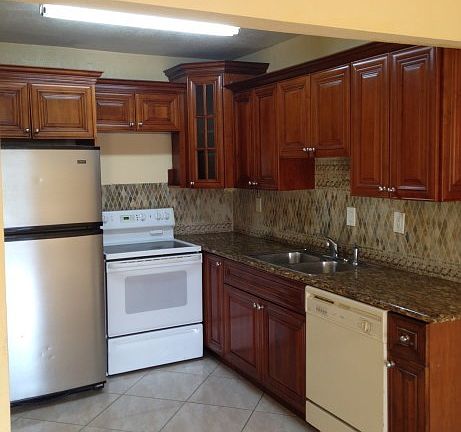 2nd image of 2200 NW 15th Ave APT D