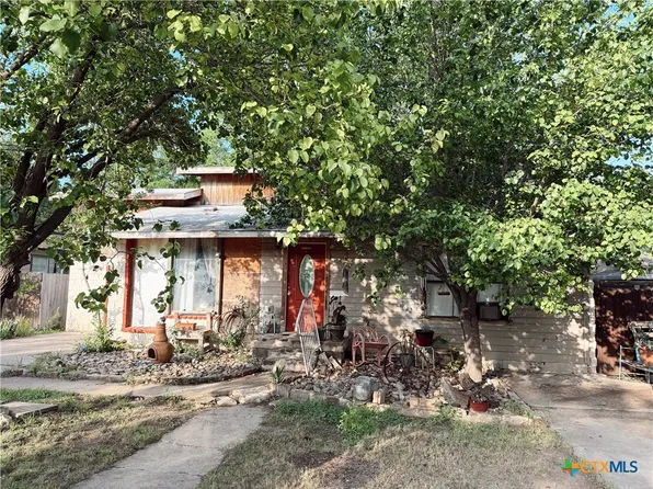 307 N Race St, Lampasas, TX 76550