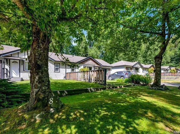 8033 Greendale Rd, Cowichan Valley, BC V0R 2G1