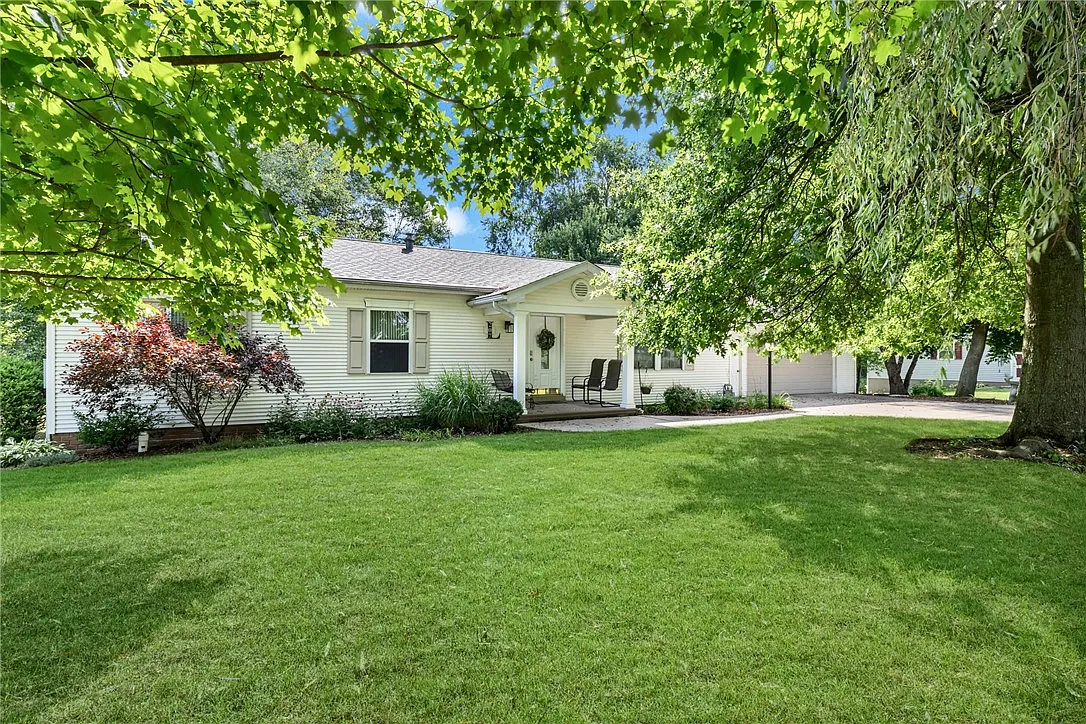 207 Shadeland Cir photo 1